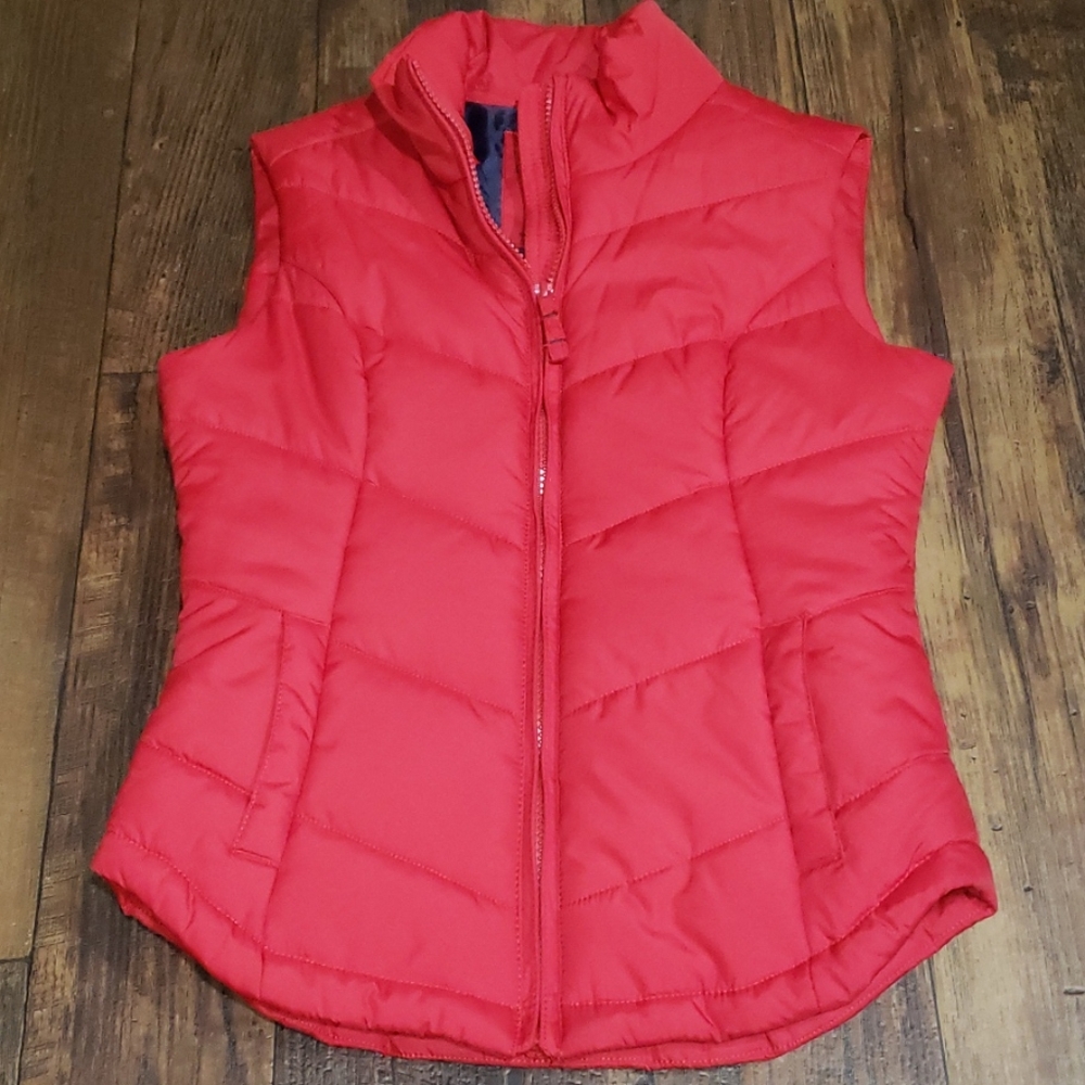 AERO XS RED PUFFER VEST